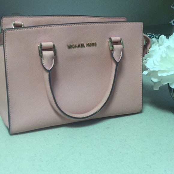 Michael Kors Handbags - Michael kors handbag
